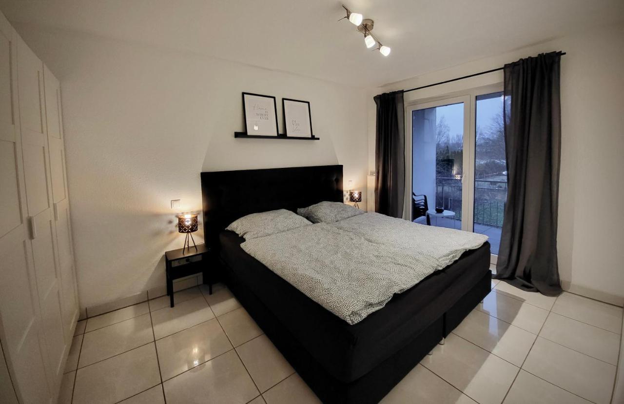 Schoene Und Ruhige Wohnung Direkt An Der Mosel โคเบลนซ์ ภายนอก รูปภาพ